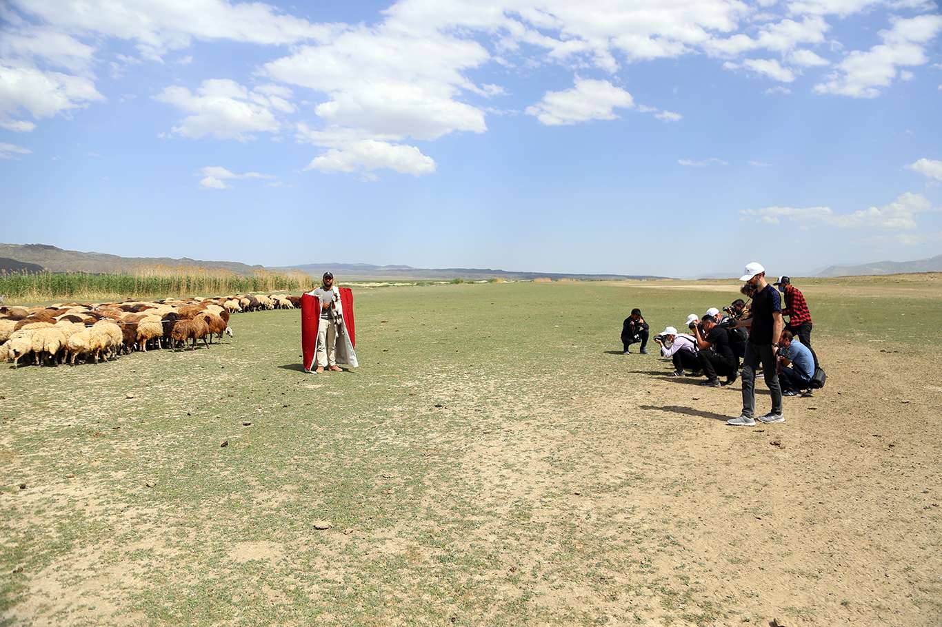 Usta fotoğraf sanatçısı Coşkun Aral: Tarihe iz bırakmak önemli Usta fotoğraf sanatçısı Coşkun Aral: Tarihe iz bırakmak önemli
